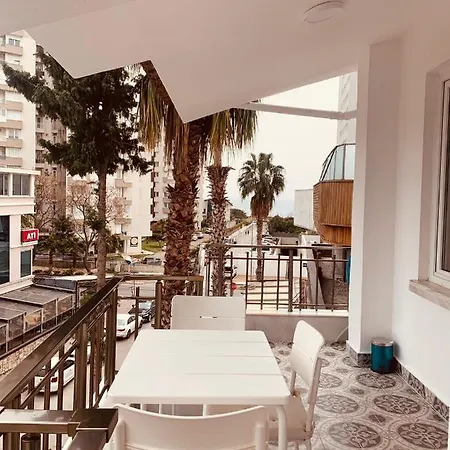 Eski Lara Merkezde Deniz Manzarali Daire Διαμέρισμα *
