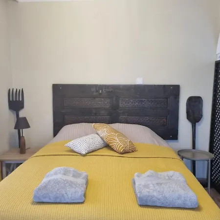Apartament Eski Lara Merkezde Deniz Manzarali Daire *