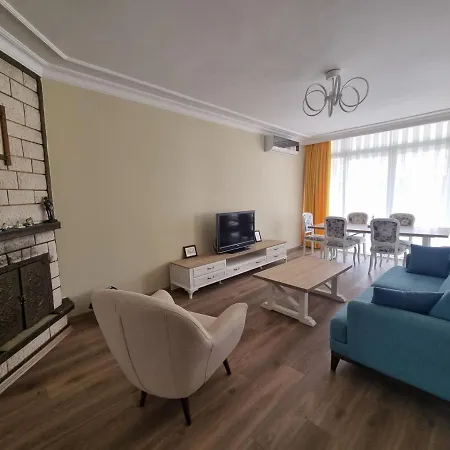 Apartament Eski Lara Merkezde Deniz Manzarali Daire *