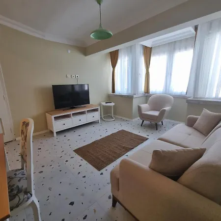Eski Lara Merkezde Deniz Manzarali Daire Apartament *